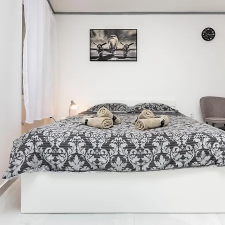 Apartment Leo